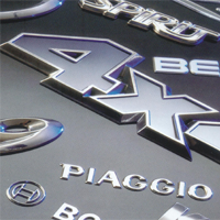 Chromschriftz&uuml;ge und Logos